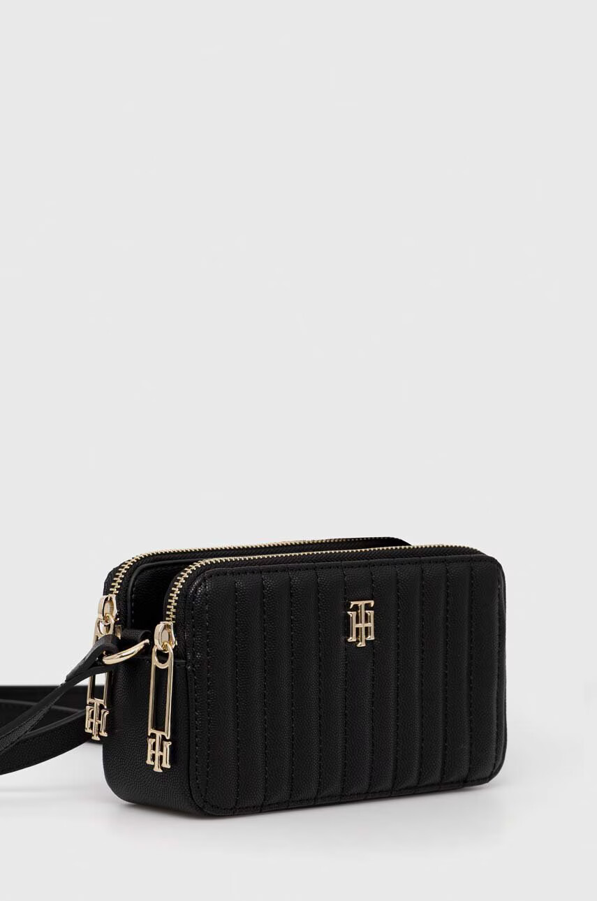Tommy Hilfiger Чанта в черно - Pepit.bg