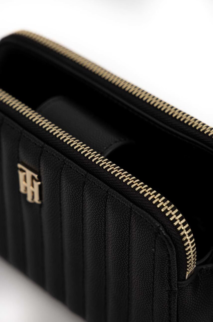 Tommy Hilfiger Чанта в черно - Pepit.bg