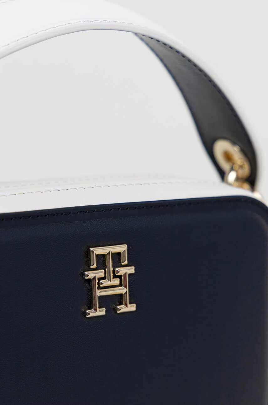 Tommy Hilfiger Чанта в тъмносиньо - Pepit.bg