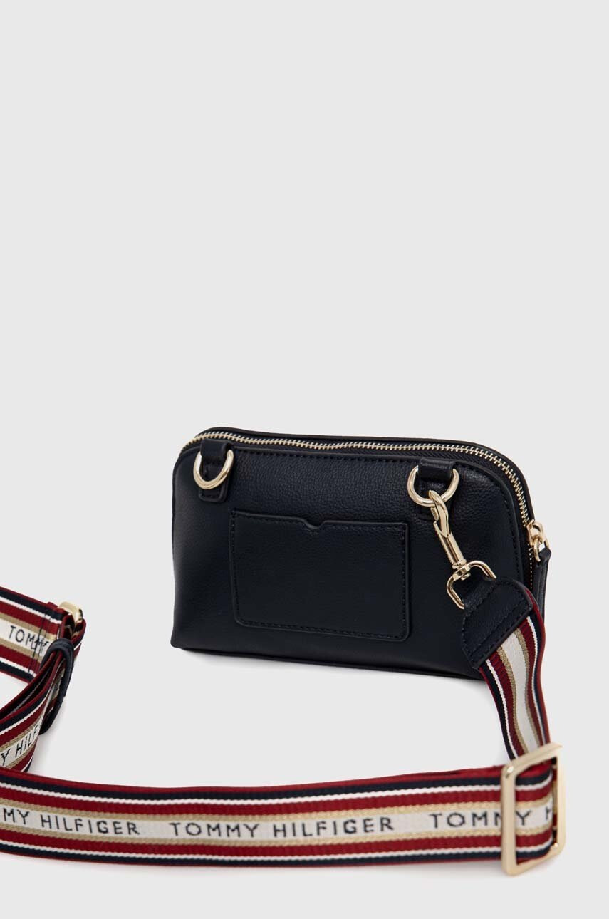 Tommy Hilfiger Чанта в тъмносиньо - Pepit.bg
