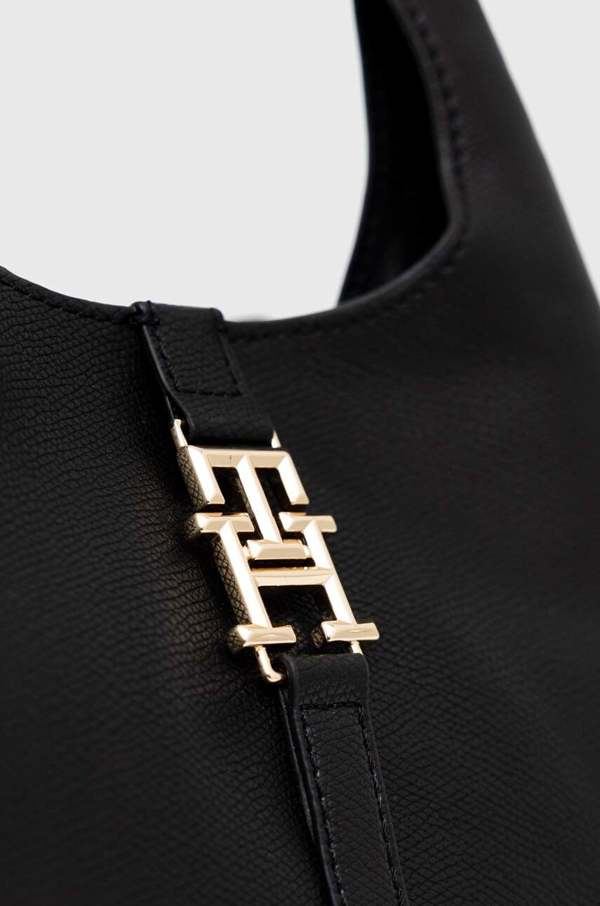 Tommy Hilfiger Чанта в черно - Pepit.bg