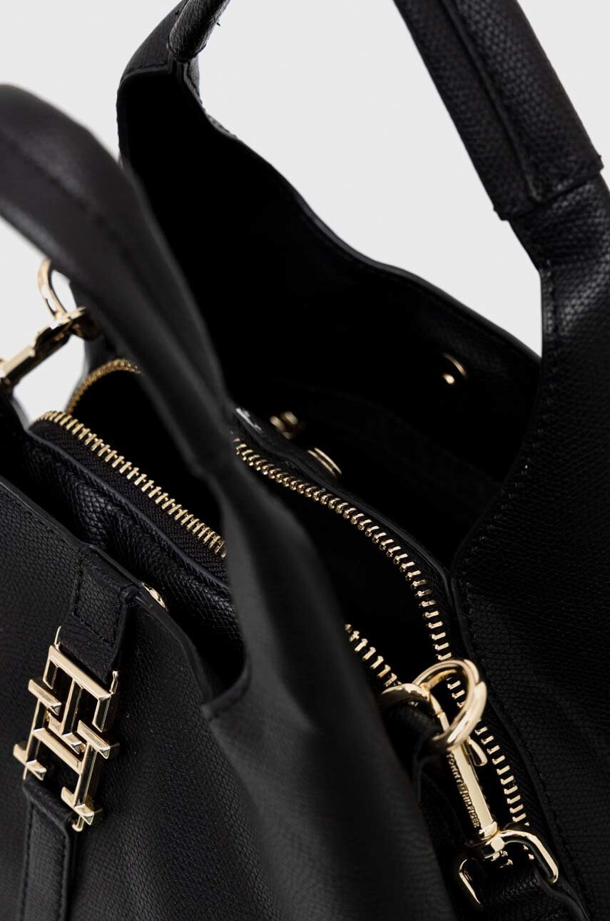 Tommy Hilfiger Чанта в черно - Pepit.bg