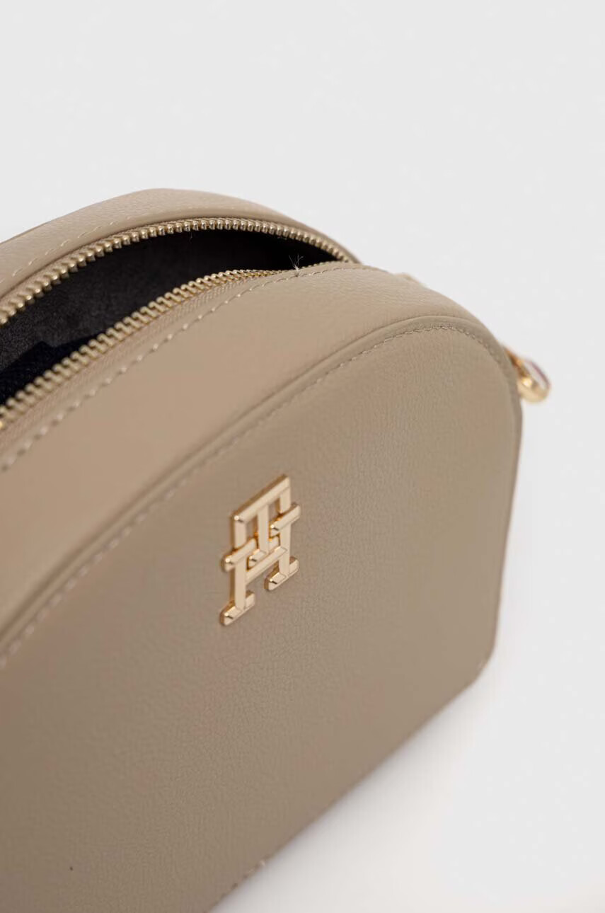 Tommy Hilfiger Чанта в бежово - Pepit.bg
