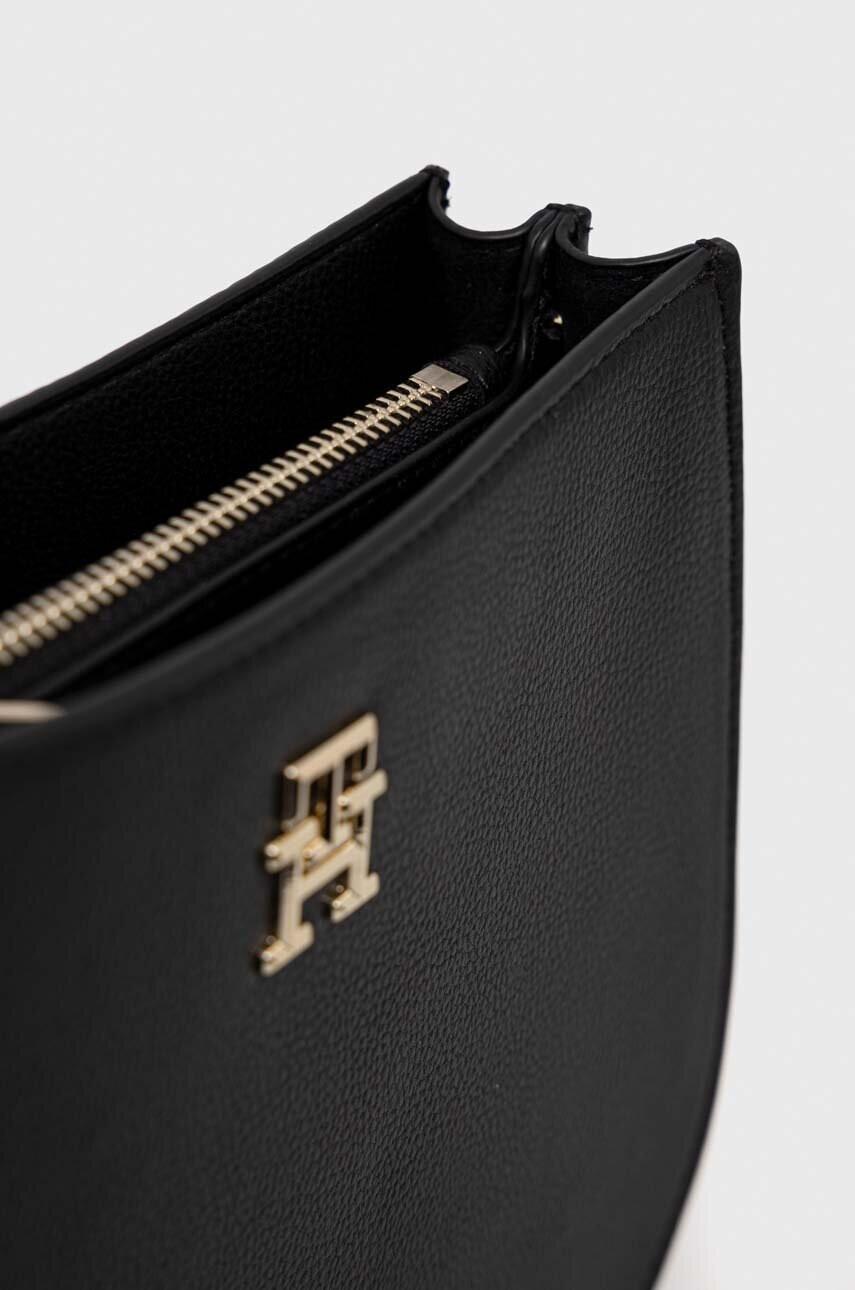 Tommy Hilfiger Чанта в черно - Pepit.bg