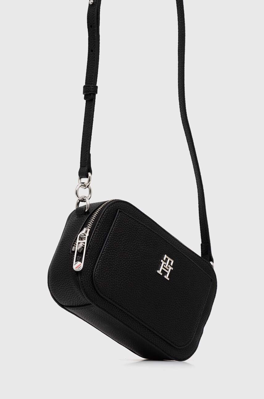 Tommy Hilfiger Чанта в черно - Pepit.bg