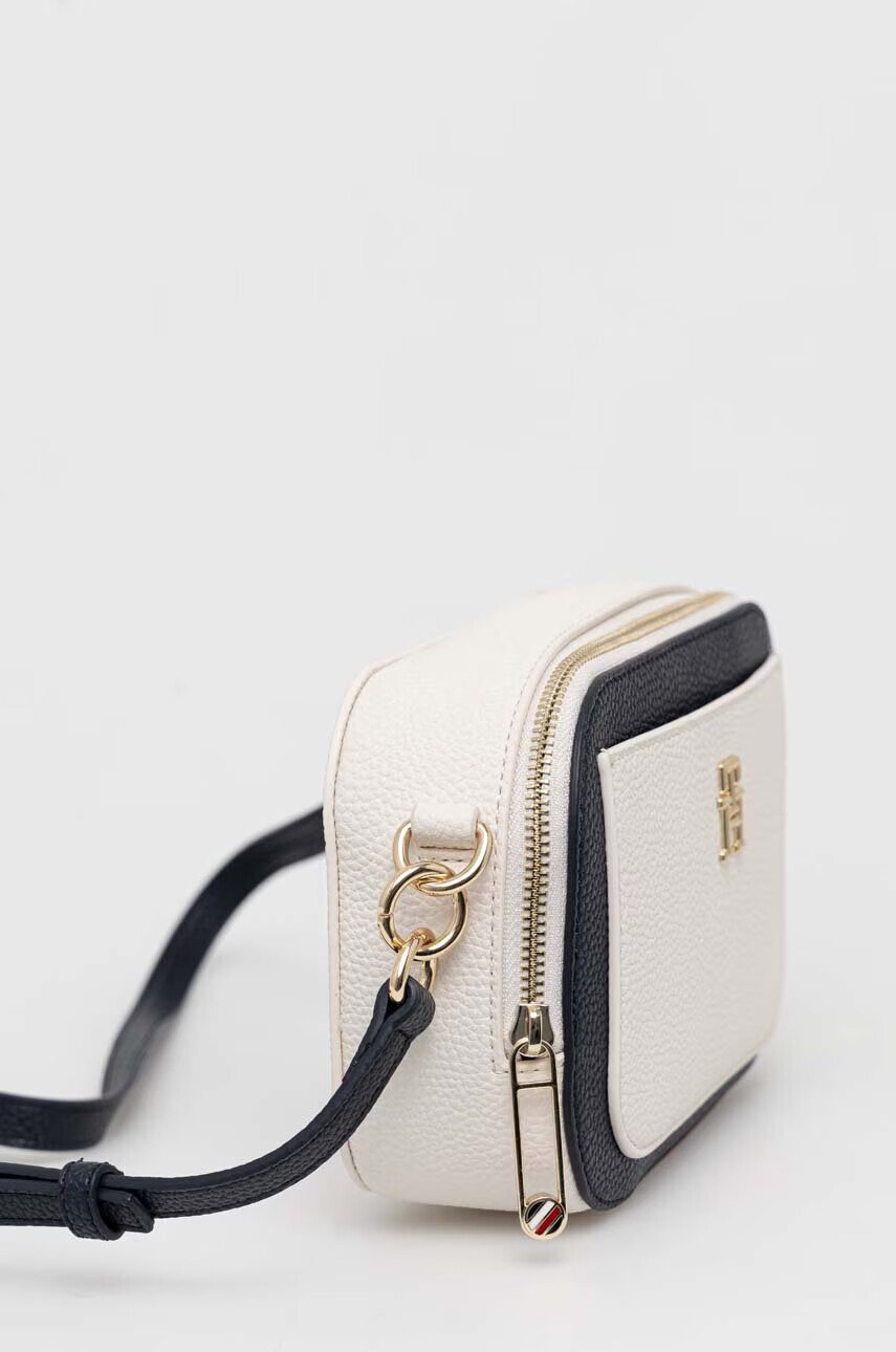 Tommy Hilfiger Чанта в бяло - Pepit.bg