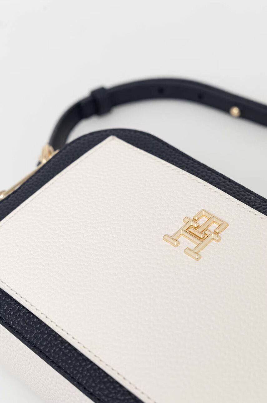 Tommy Hilfiger Чанта в бяло - Pepit.bg