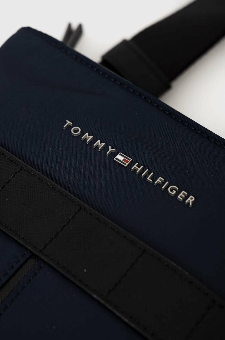 Tommy Hilfiger Чанта през рамо в тъмносиньо - Pepit.bg