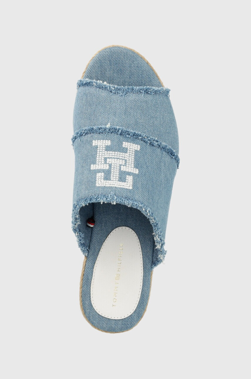 Tommy Hilfiger Чехли DENIM WEDGE FLATFORM в синьо с платформа FW0FW07085 - Pepit.bg
