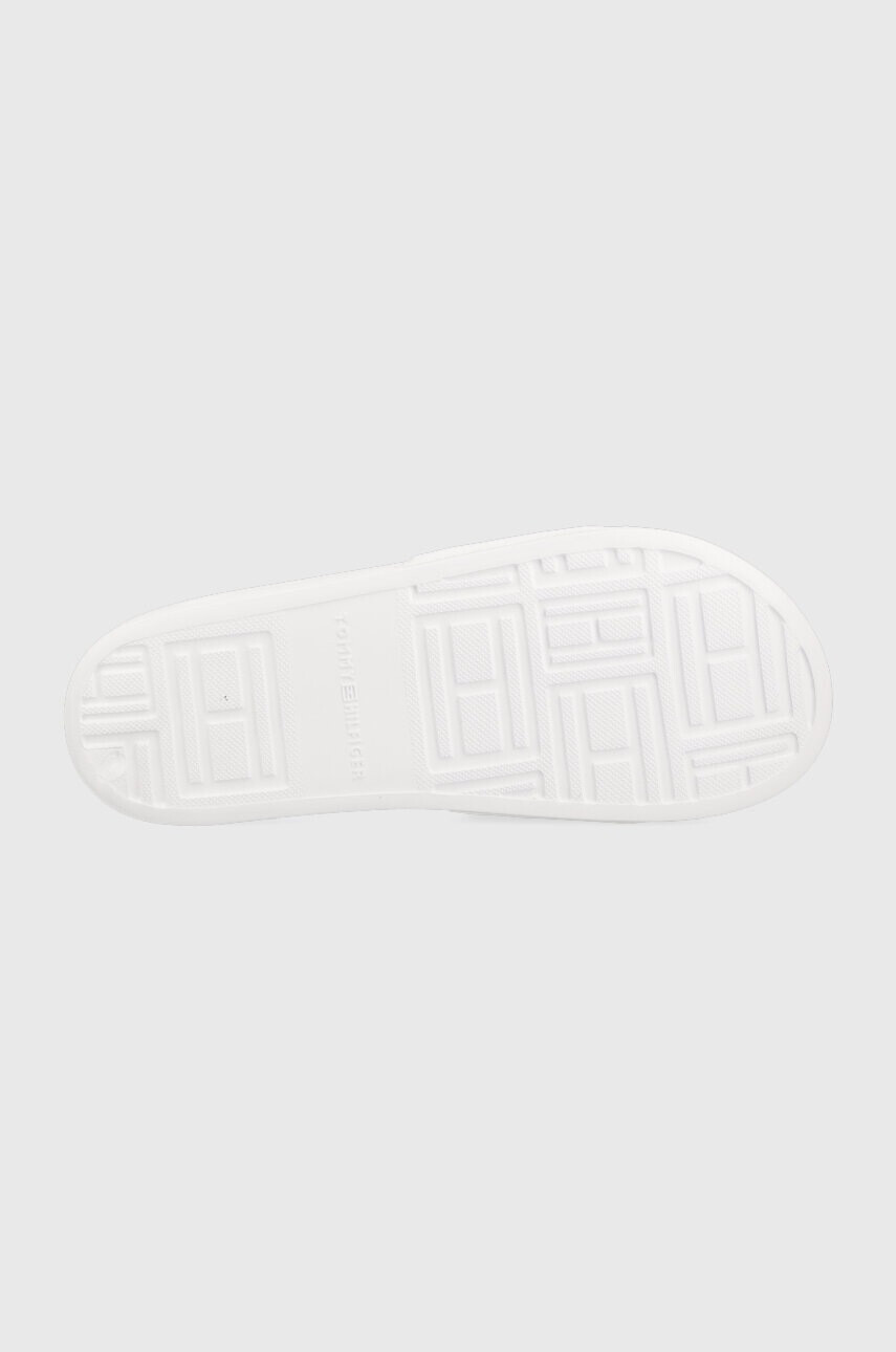 Tommy Hilfiger Чехли HILFIGER EMBOSSED POOL SLIDE в бяло FM0FM04463 - Pepit.bg