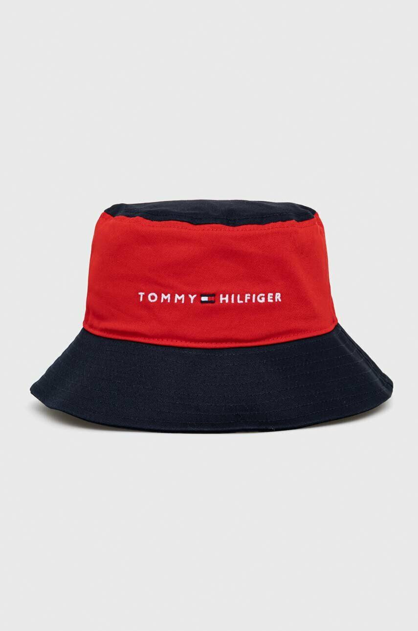 Tommy Hilfiger Детска памучна капела в червено от памук - Pepit.bg