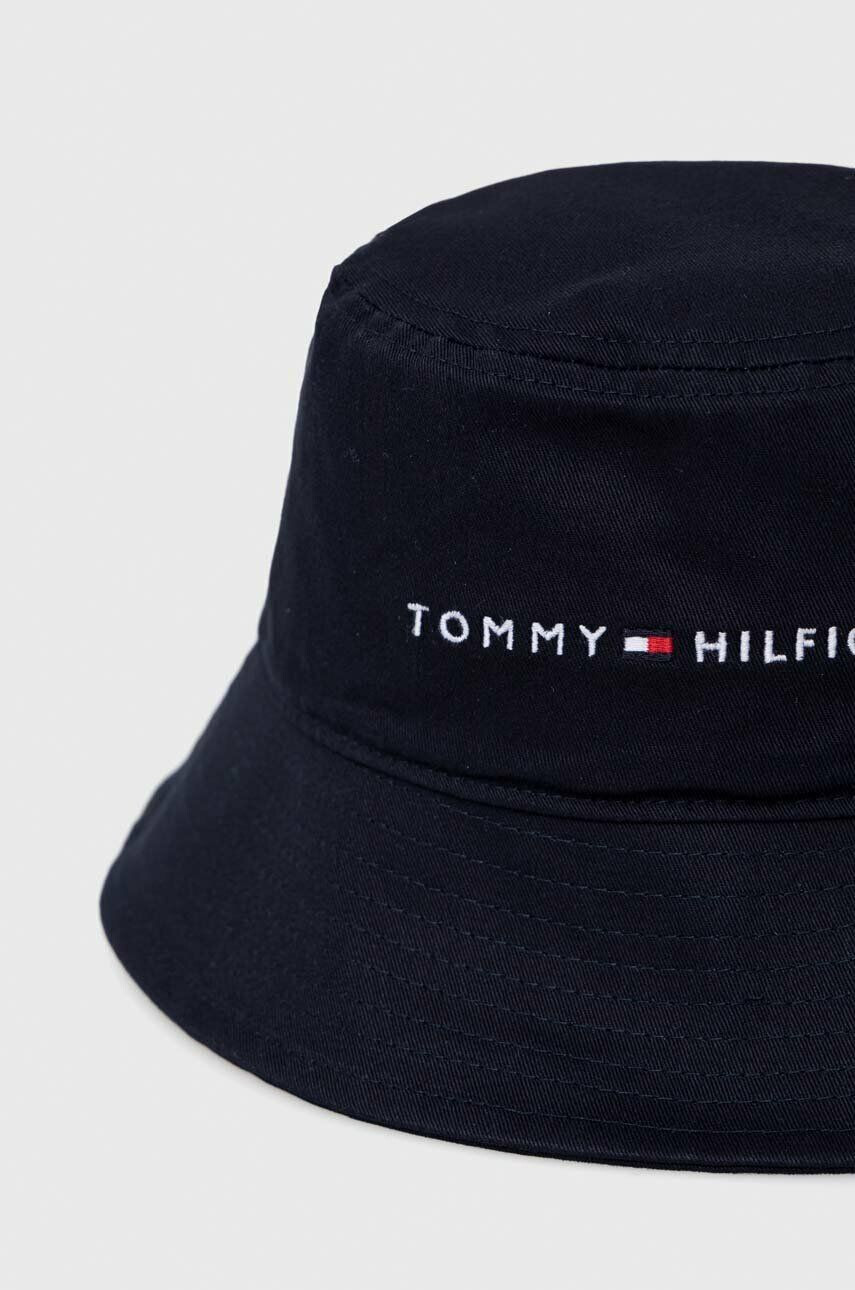 Tommy Hilfiger Детска памучна капела в тъмносиньо от памук - Pepit.bg