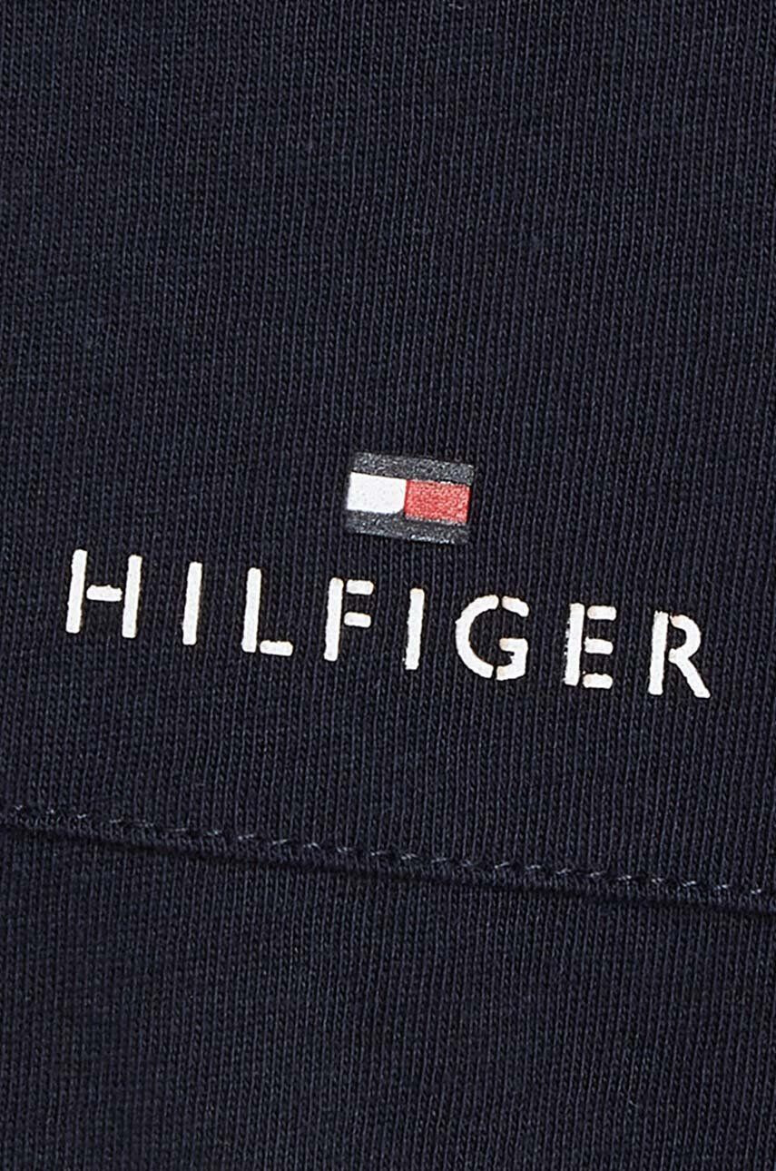 Tommy Hilfiger Детска памучна тениска в черно с изчистен дизайн - Pepit.bg