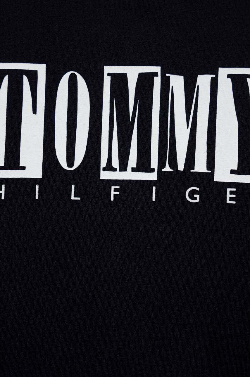 Tommy Hilfiger Детска памучна тениска в тъмносиньо с принт - Pepit.bg