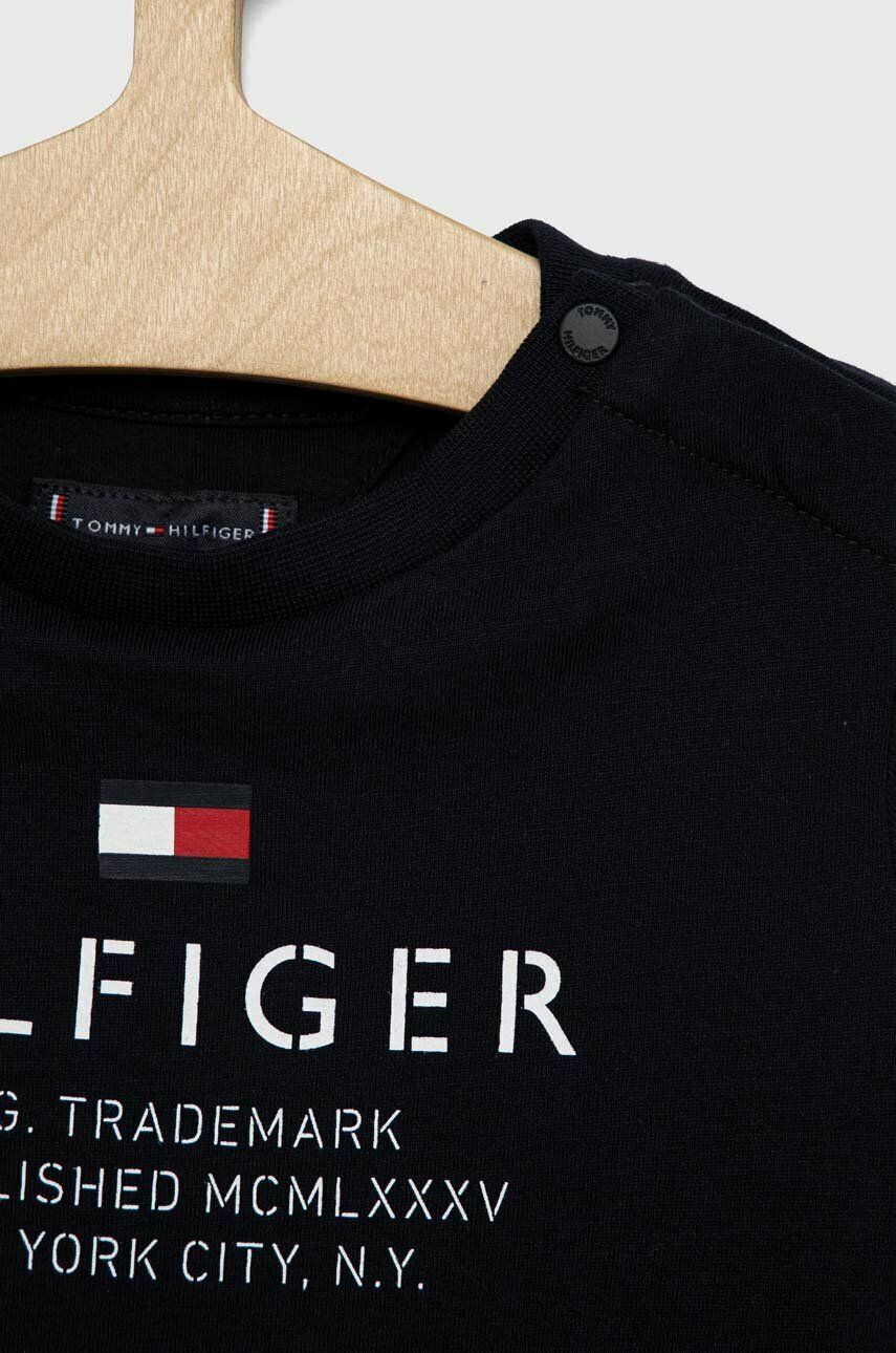 Tommy Hilfiger Детска памучна тениска В тъмносиньо с десен - Pepit.bg