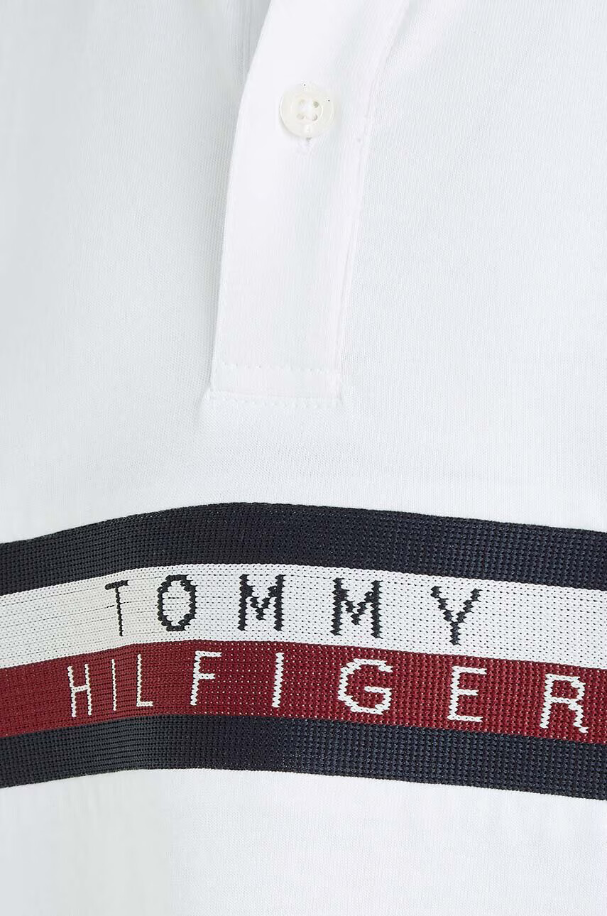 Tommy Hilfiger Детска памучна тениска с яка в бяло с апликация - Pepit.bg