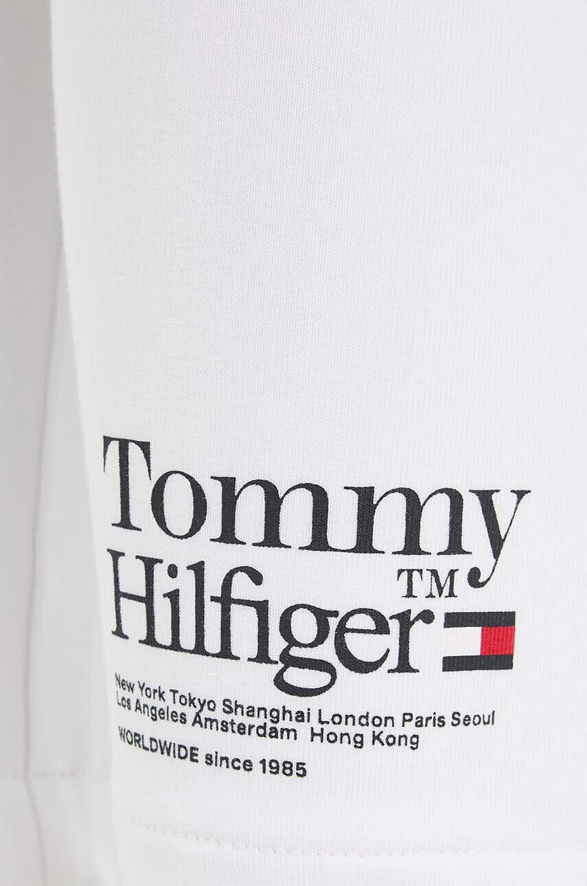 Tommy Hilfiger Детски къси панталони В бяло с изчистен дизайн - Pepit.bg