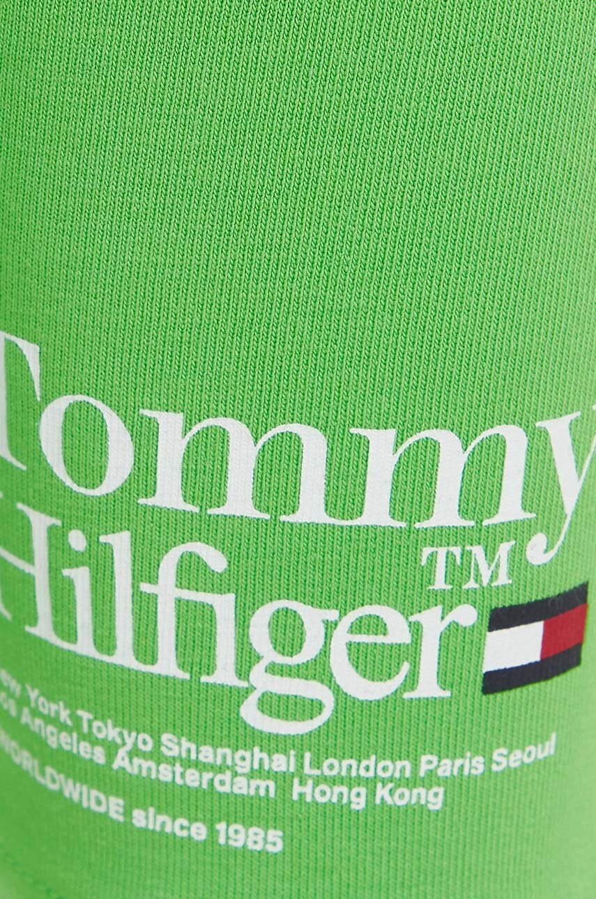 Tommy Hilfiger Детски къси панталони В зелено с изчистен дизайн - Pepit.bg