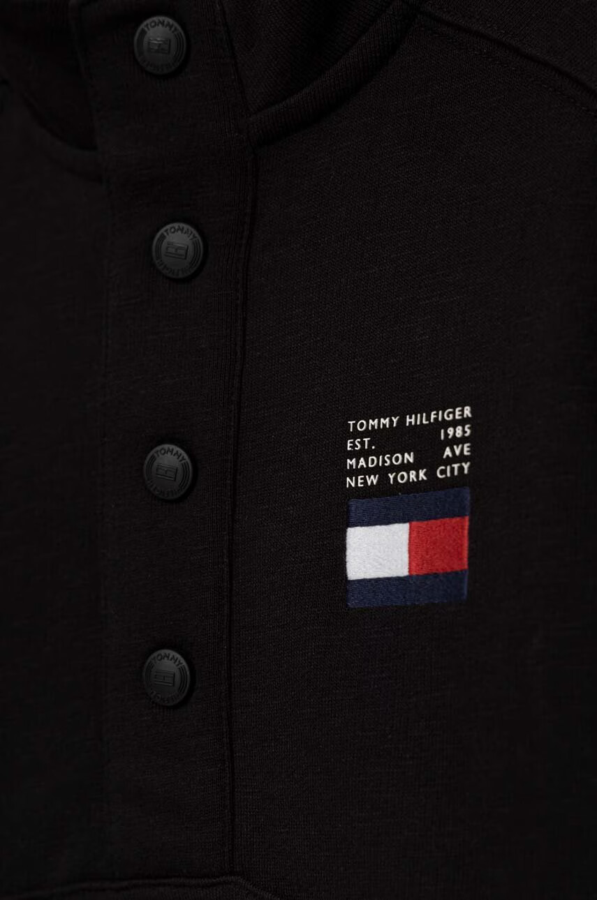 Tommy Hilfiger Детски памучен суичър в черно с изчистен дизайн - Pepit.bg