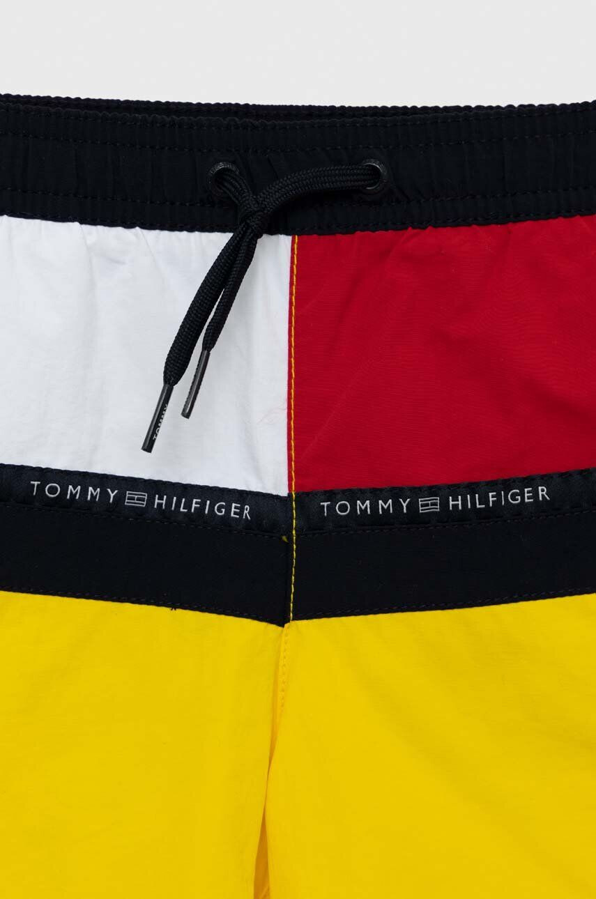 Tommy Hilfiger Детски плувни шорти в жълто - Pepit.bg