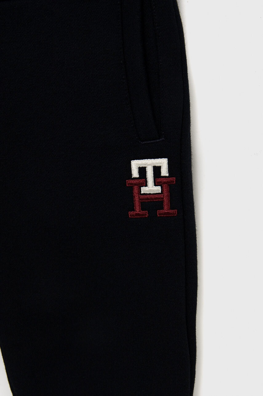 Tommy Hilfiger Детски спортен панталон в тъмносиньо с принт - Pepit.bg