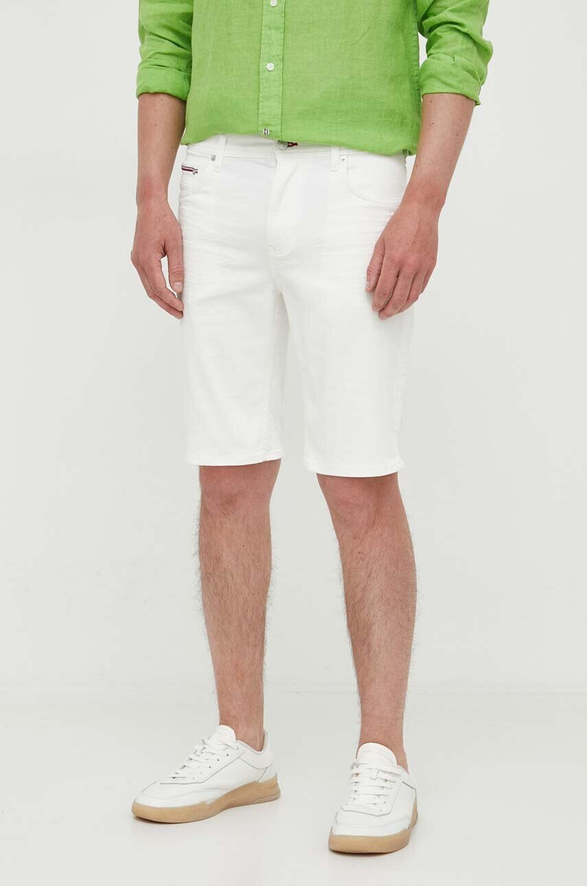 Tommy Hilfiger Дънков къс панталон в бяло - Pepit.bg