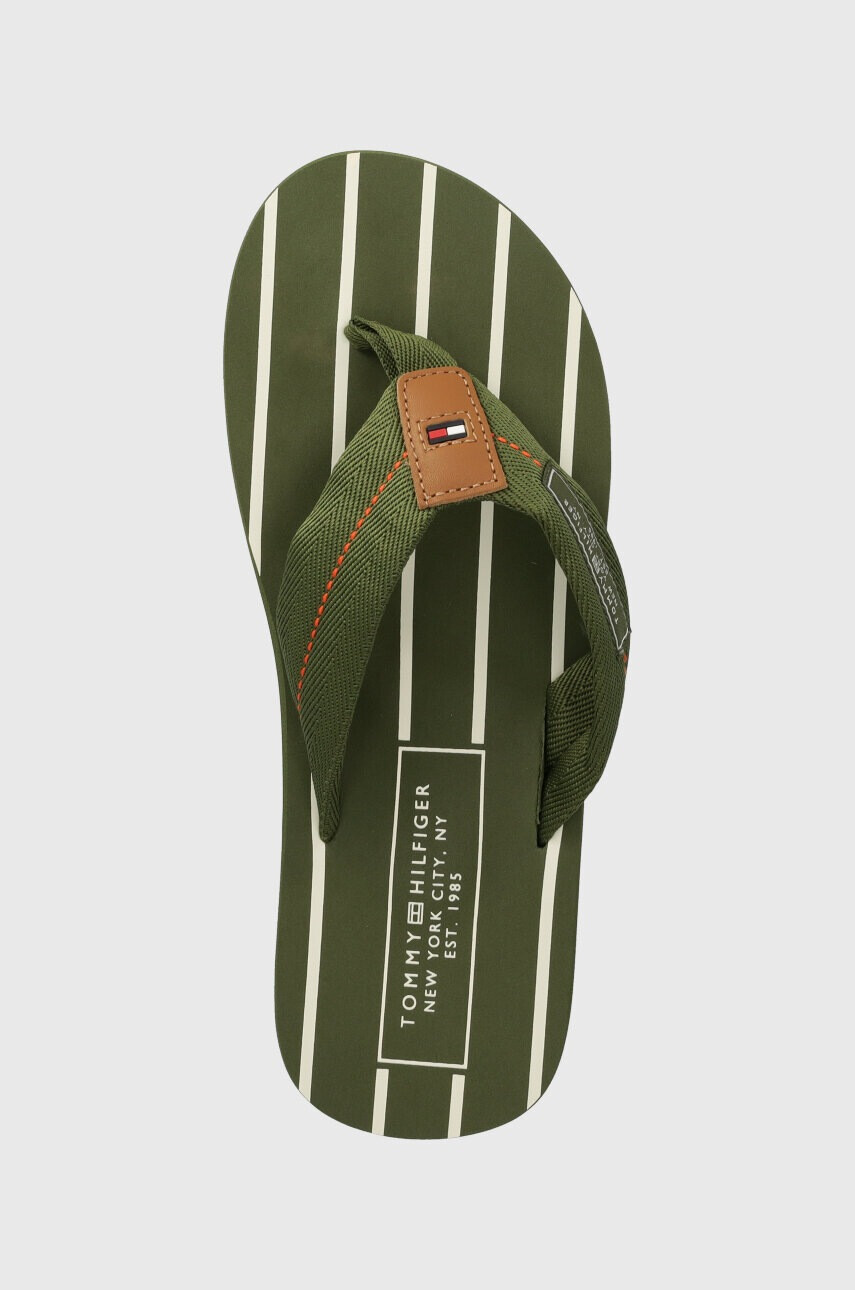 Tommy Hilfiger Джапанки PATCH HILFIGER BEACH SANDAL в зелено FM0FM04470 - Pepit.bg