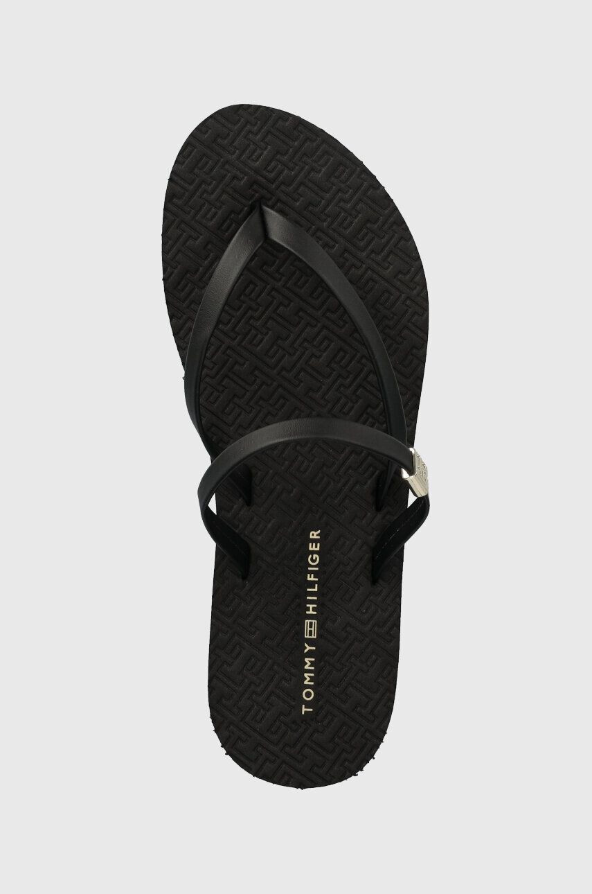 Tommy Hilfiger Джапанки TH MONOGRAM STRAP SANDAL в черно с равна подметка FW0FW07146 - Pepit.bg