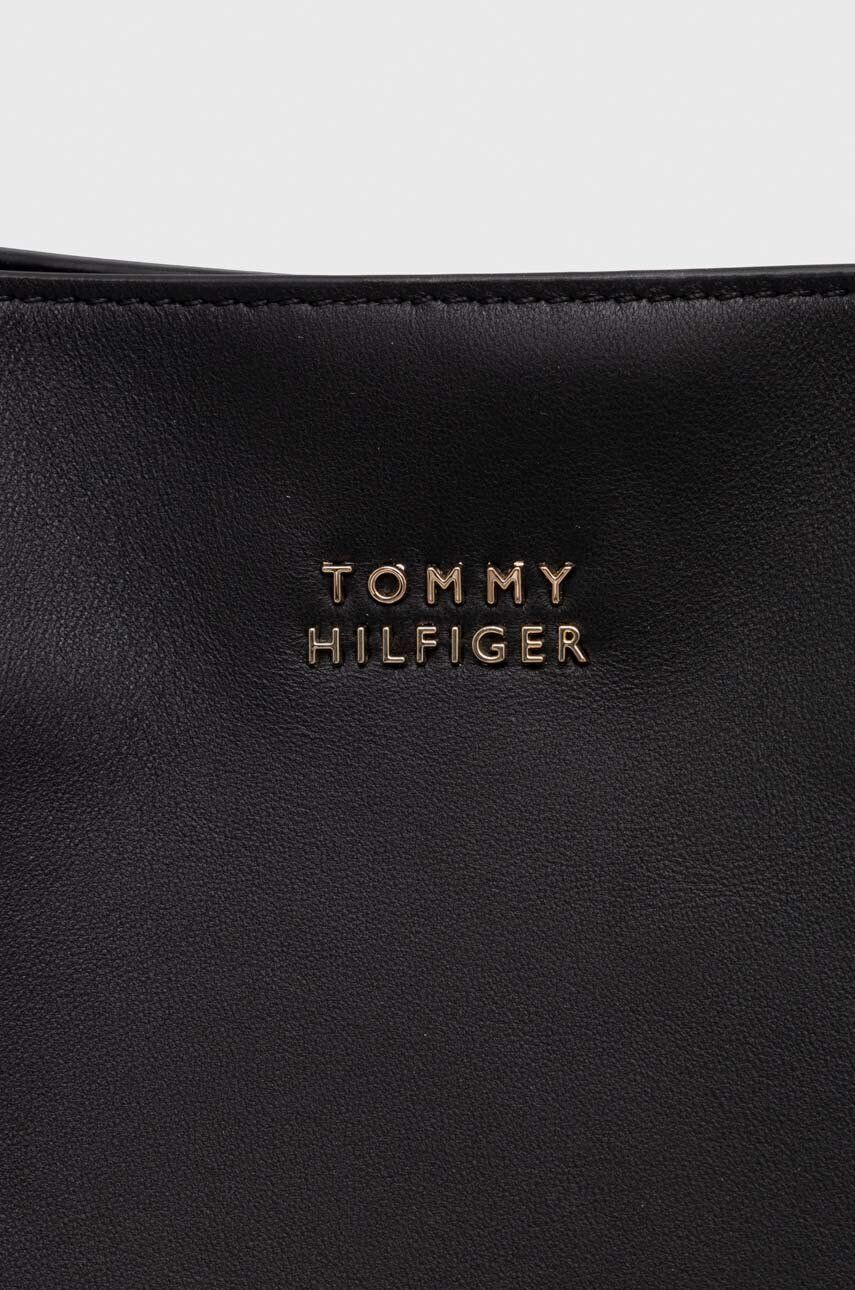 Tommy Hilfiger Кожена чанта в черно - Pepit.bg