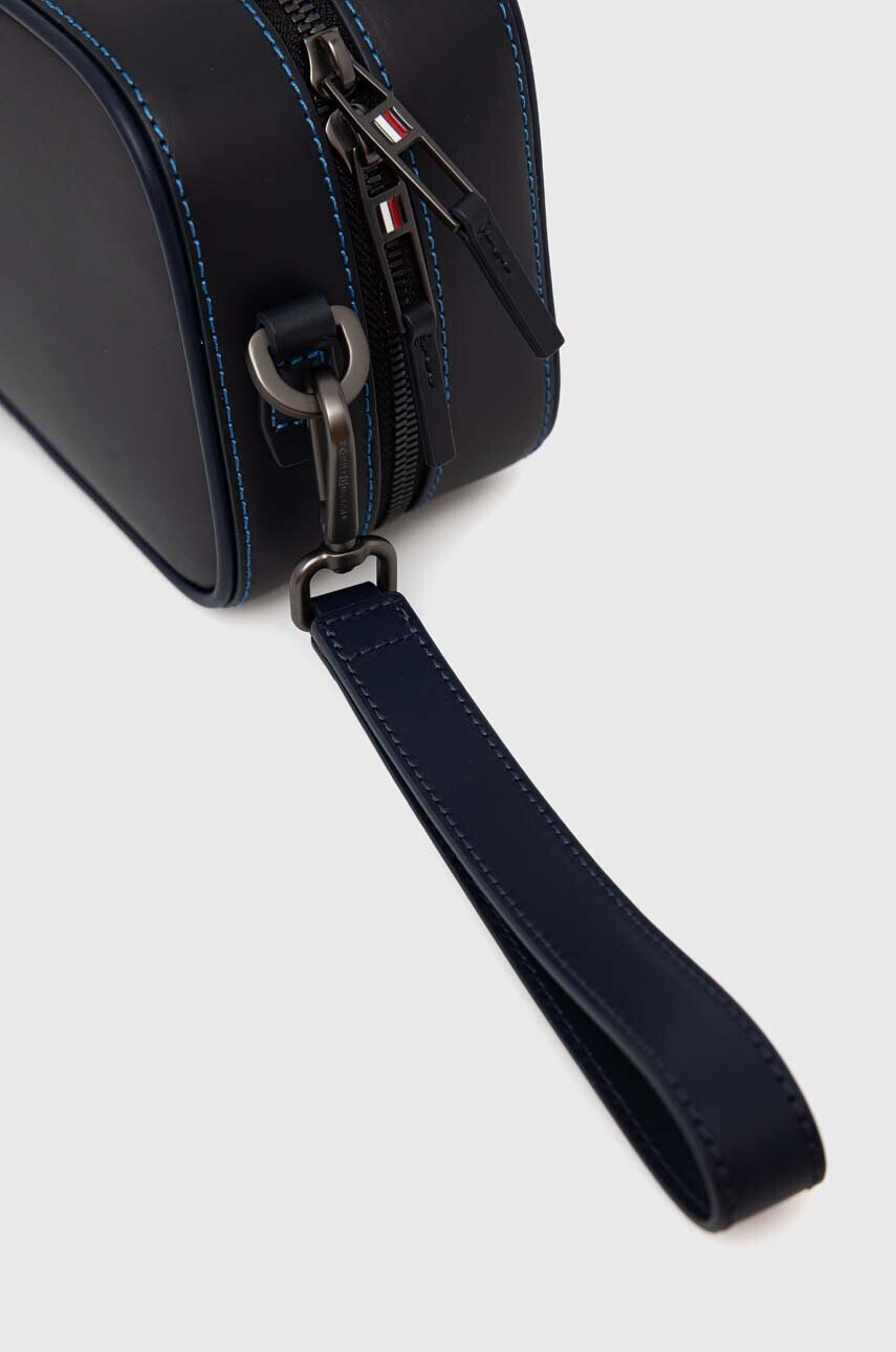 Tommy Hilfiger Кожена козметична чанта в тъмносиньо - Pepit.bg