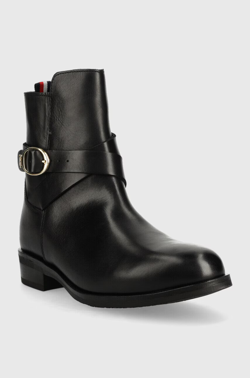 Tommy Hilfiger Кожени боти Th Belt Flat Boot в черно с равна подметка - Pepit.bg