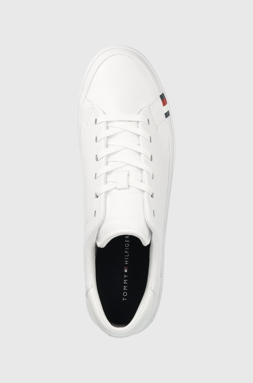 Tommy Hilfiger Кожени маратонки ELEVATED VULC LEATHER LOW в бяло FM0FM04418 - Pepit.bg