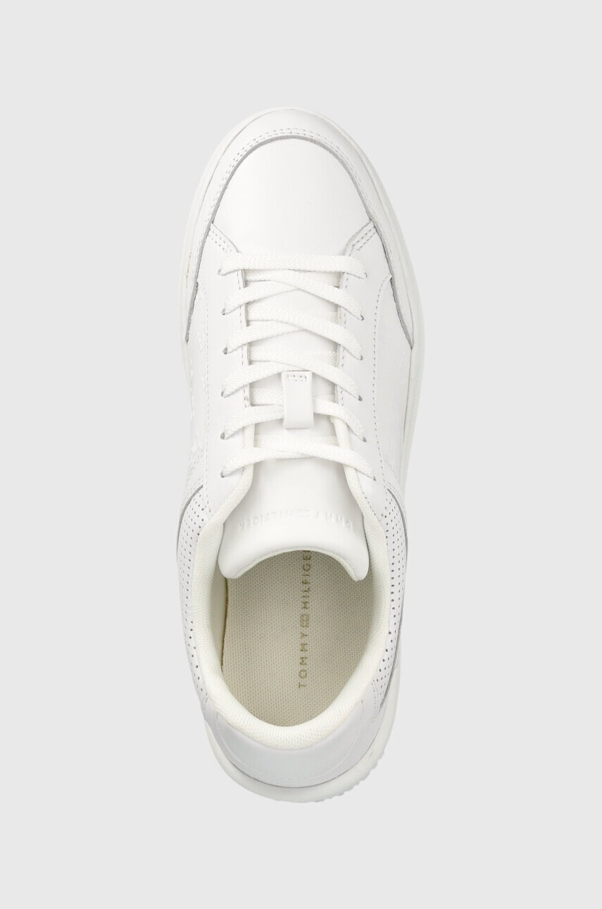 Tommy Hilfiger Кожени маратонки EMBOSSED COURT SNEAKER в бяло FW0FW07297 - Pepit.bg
