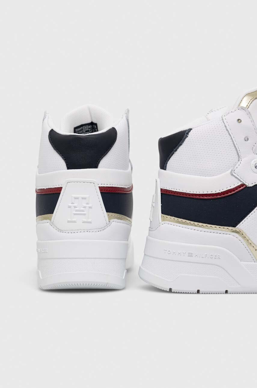 Tommy Hilfiger Кожени маратонки HIGH TH BASKET SNEAKER в бяло FW0FW07023 - Pepit.bg