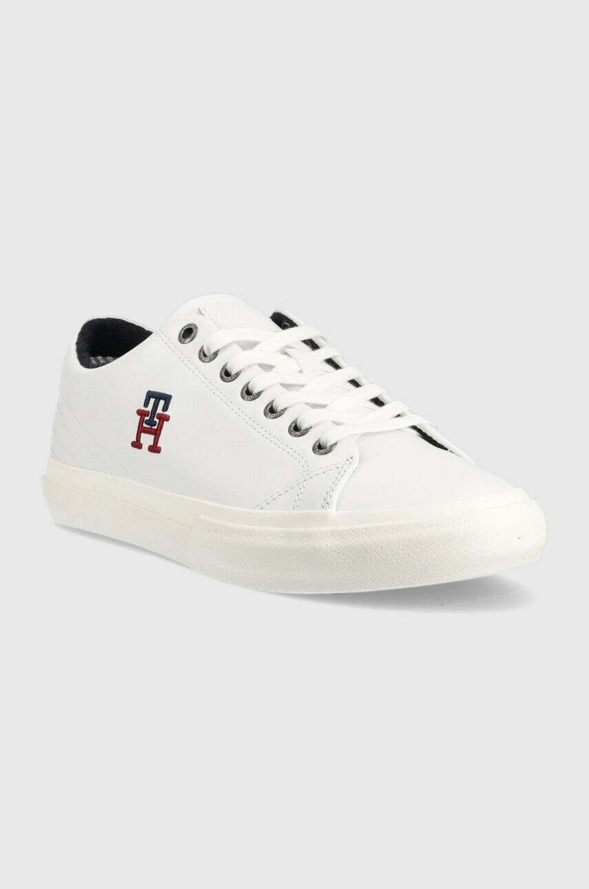 Tommy Hilfiger Кожени маратонки TH HI VULC STREET LOW LEATHER в бяло FM0FM04740 - Pepit.bg