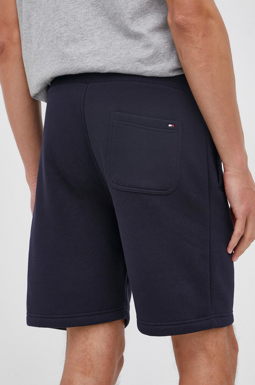 Tommy Hilfiger Къс панталон мъжки в тъмносиньо - Pepit.bg