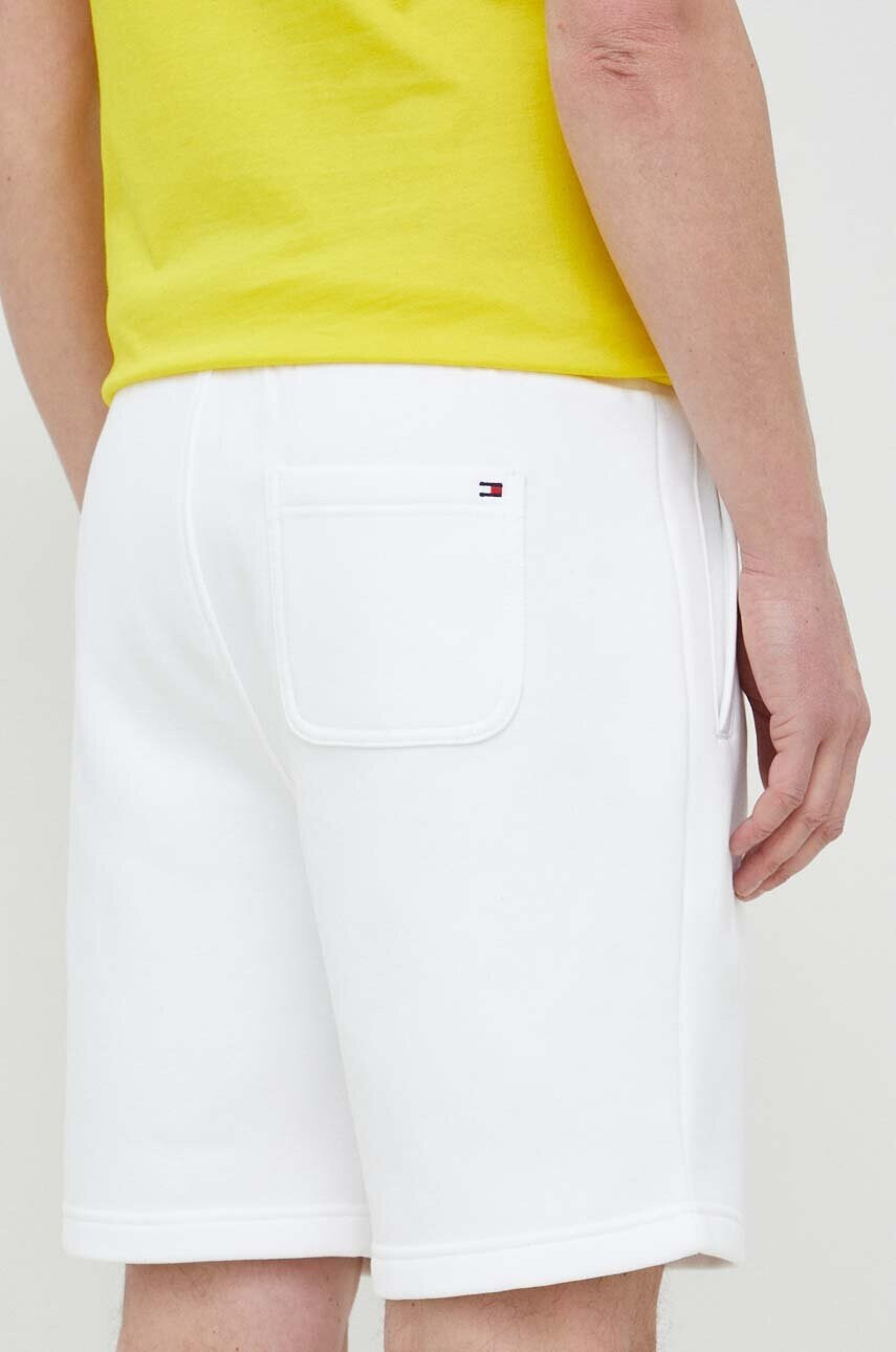 Tommy Hilfiger Къс панталон в бяло - Pepit.bg