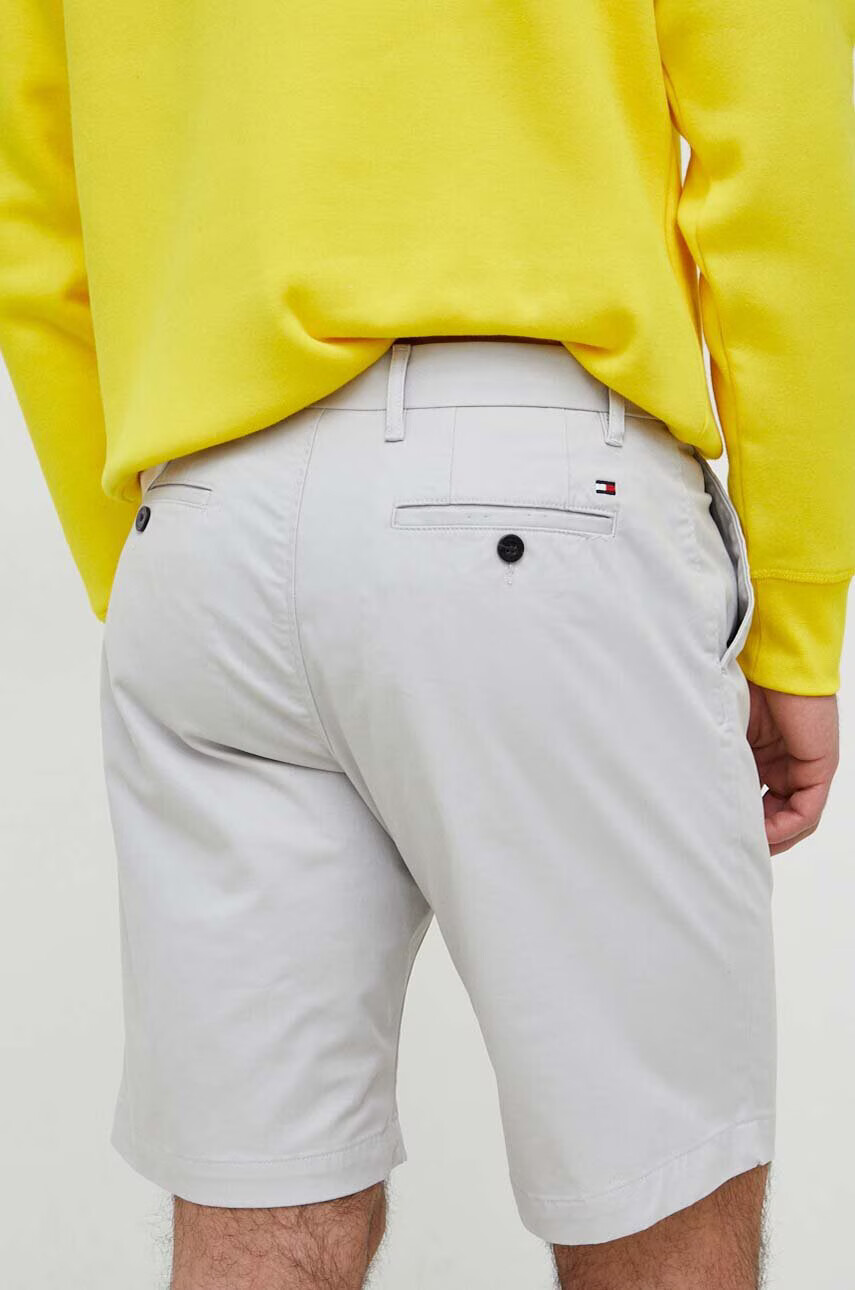Tommy Hilfiger Къс панталон в сиво - Pepit.bg