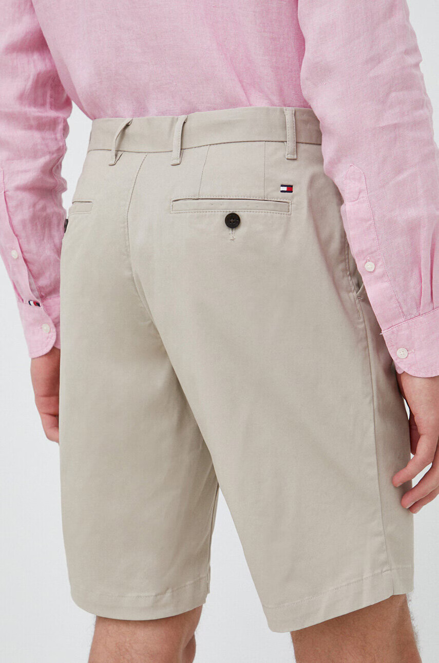 Tommy Hilfiger Къс панталон в бежово - Pepit.bg