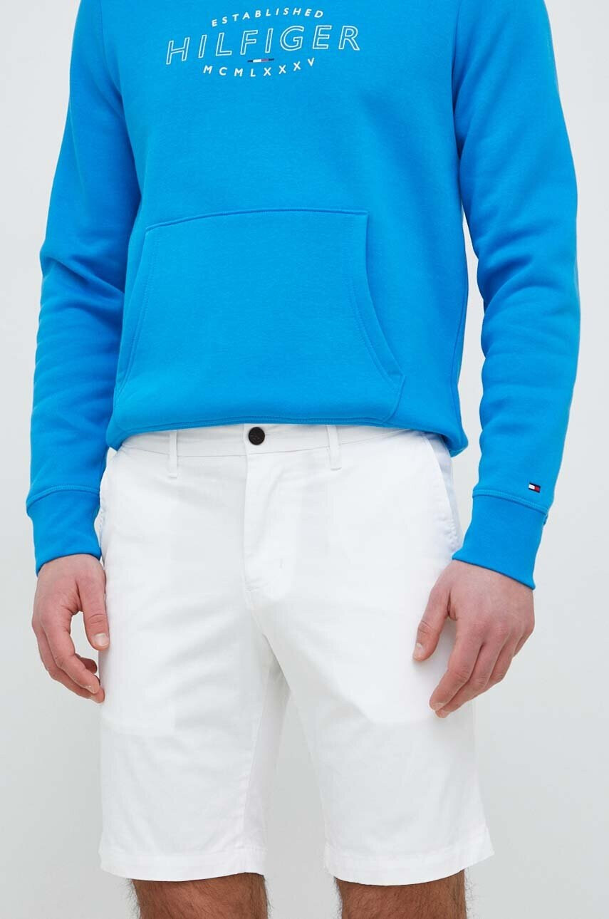 Tommy Hilfiger Къс панталон в бяло - Pepit.bg