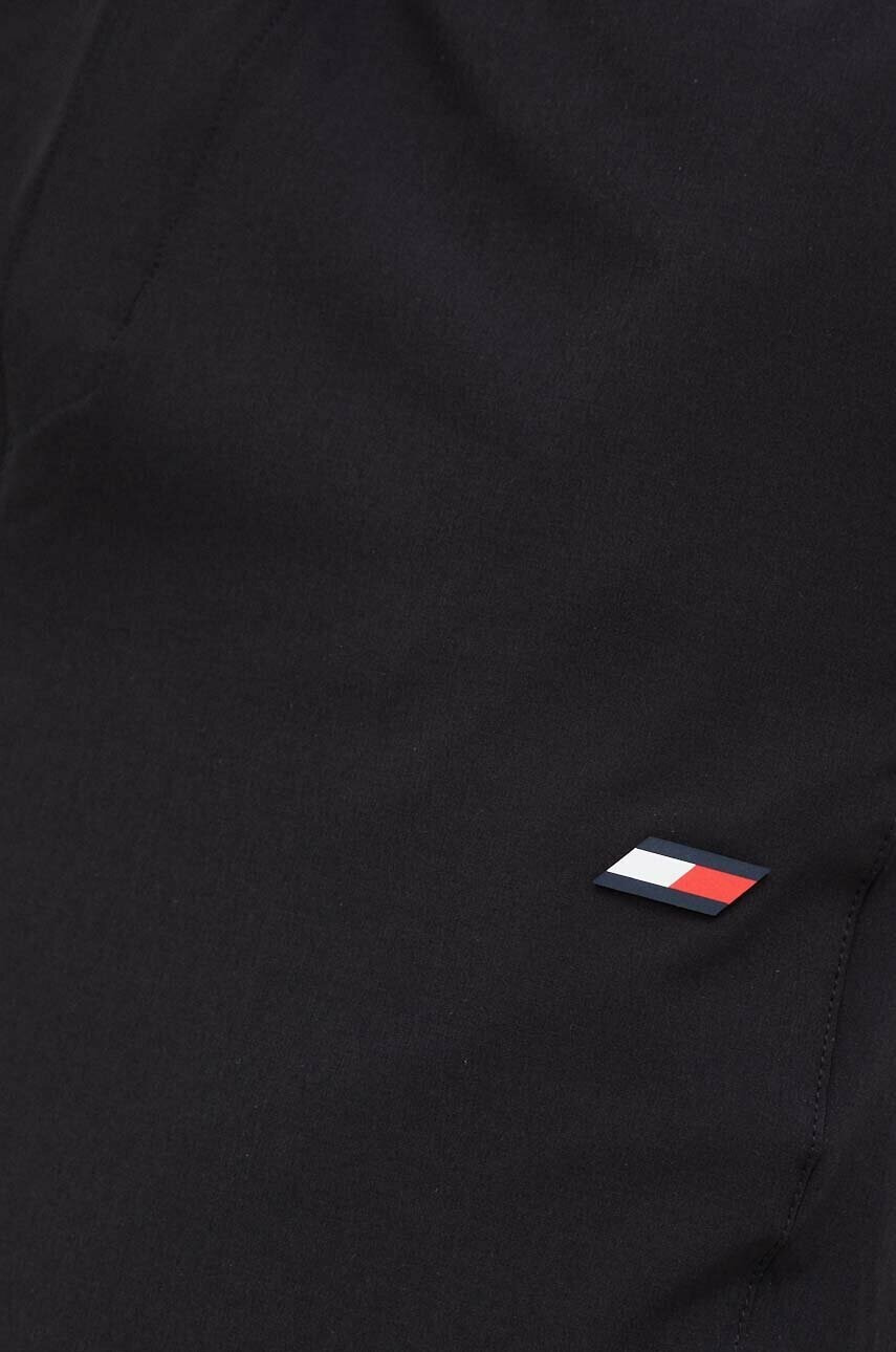 Tommy Hilfiger Къс панталон в черно - Pepit.bg