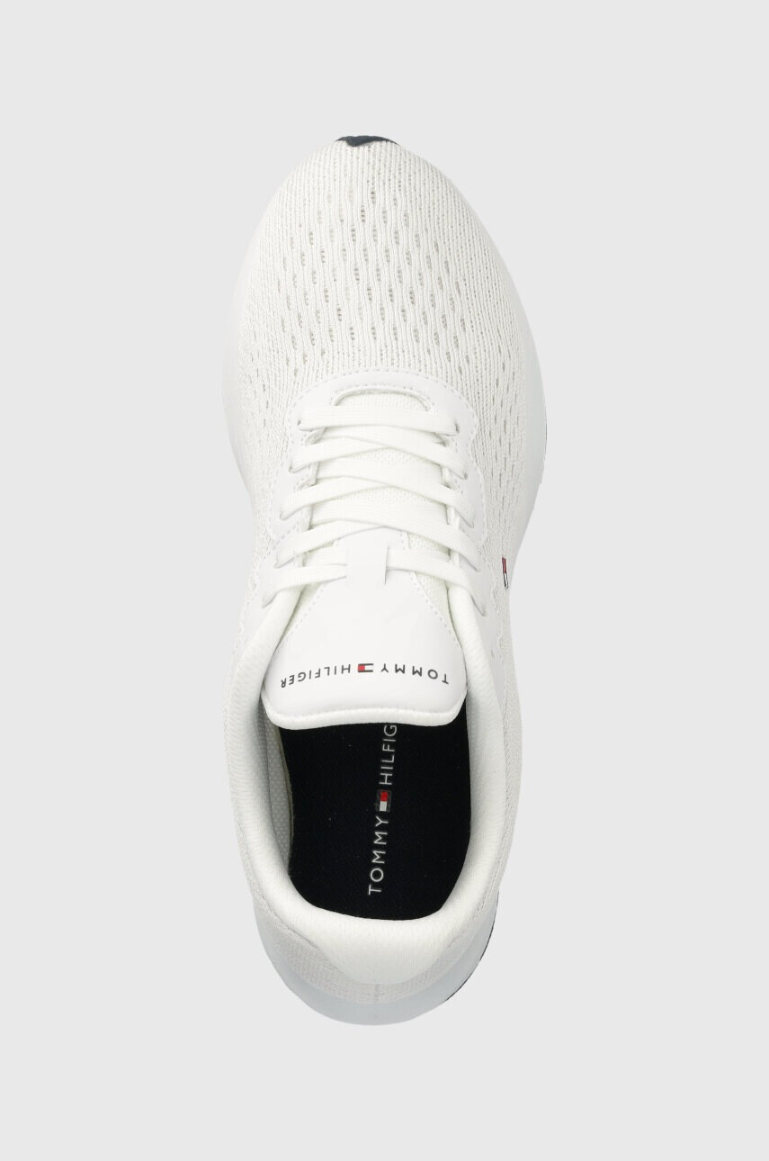 Tommy Hilfiger Маратонки LIGHTWEIGHT RUNNER KNIT FLAG в бяло FM0FM04563 - Pepit.bg