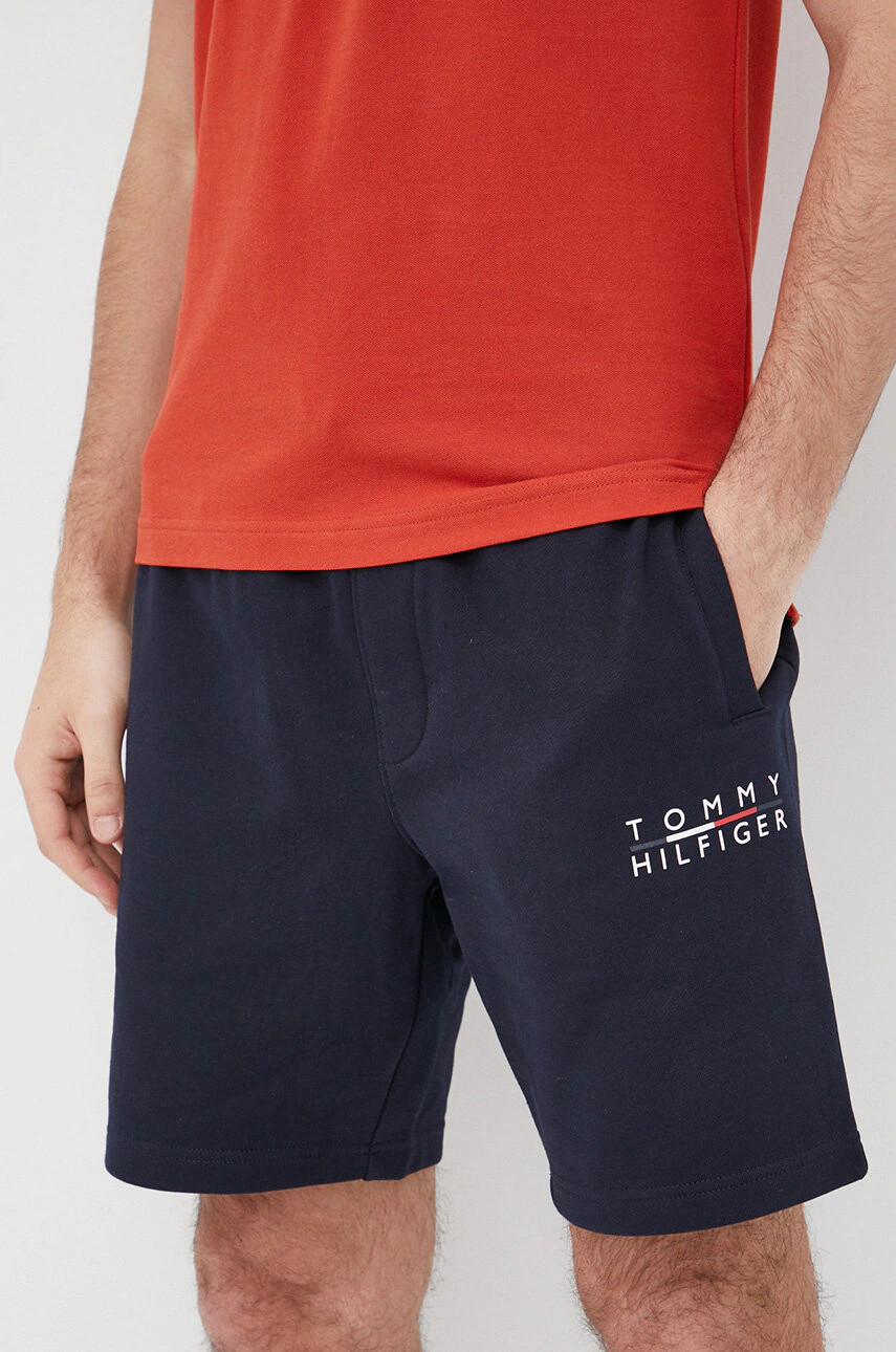 Tommy Hilfiger Памучен къс панталон в черно - Pepit.bg
