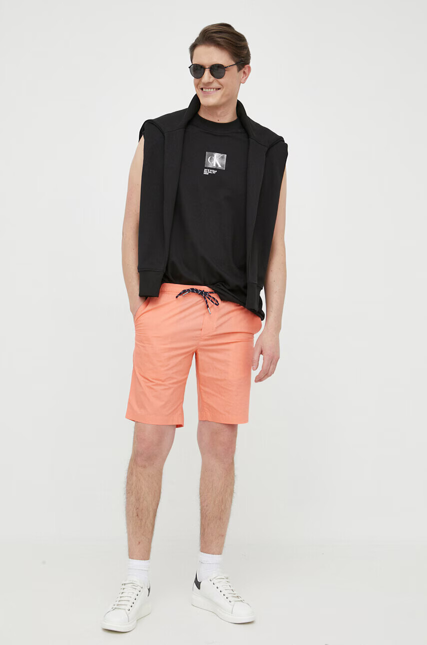 Tommy Hilfiger Памучен къс панталон в оранжево - Pepit.bg