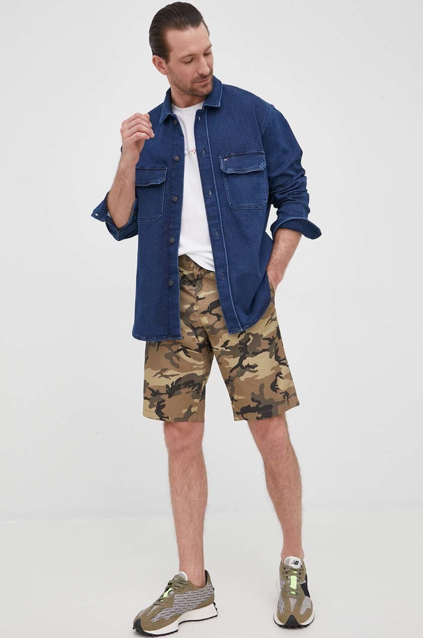 Tommy Hilfiger Памучен къс панталон Harlem в зелено - Pepit.bg
