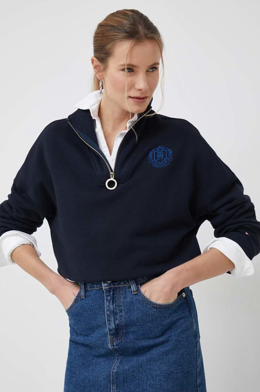 Tommy Hilfiger Памучен суичър в тъмносиньо с апликация - Pepit.bg