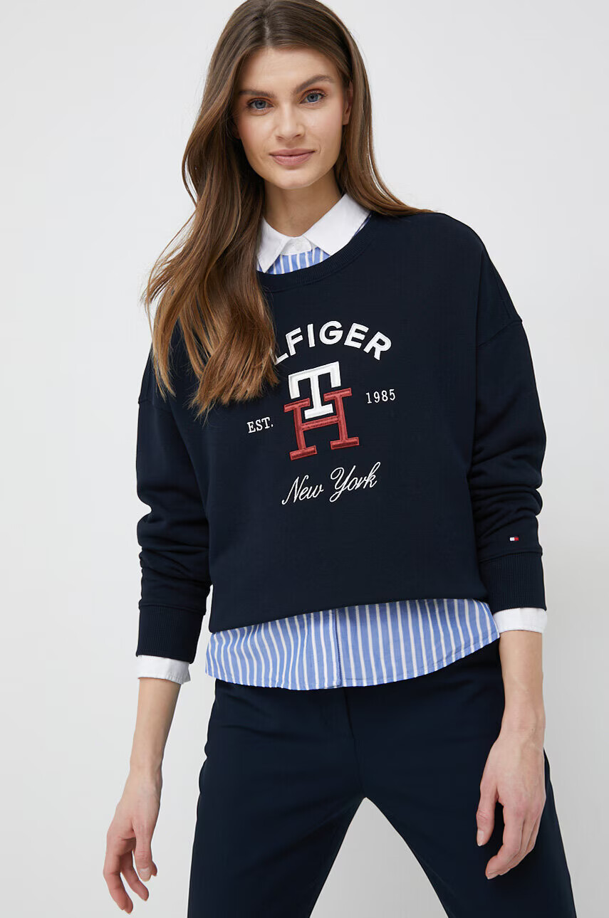 Tommy Hilfiger Памучен суичър в тъмносиньо с апликация - Pepit.bg