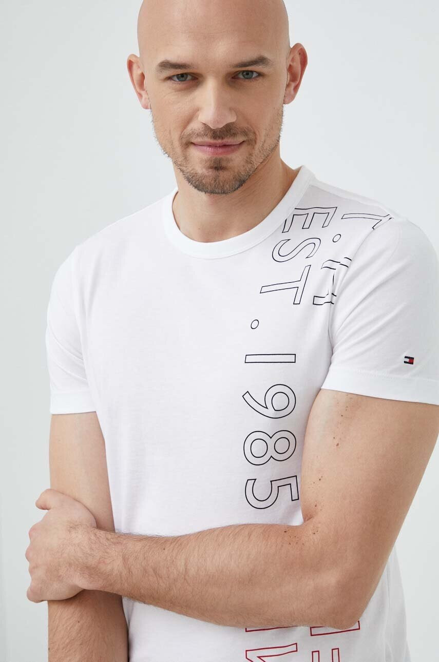 Tommy Hilfiger Памучна тениска в бяло с принт - Pepit.bg
