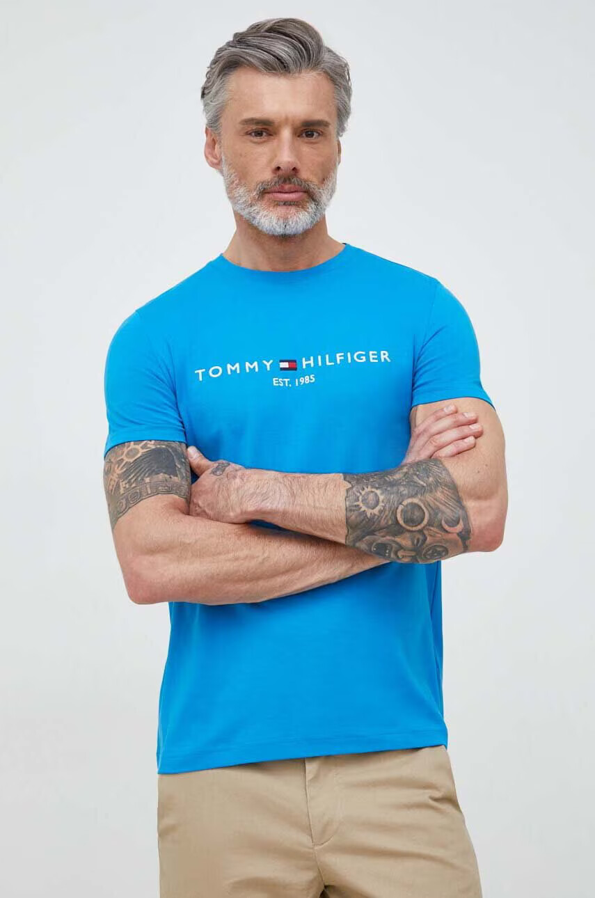 Tommy Hilfiger Памучна тениска в синьо с десен - Pepit.bg