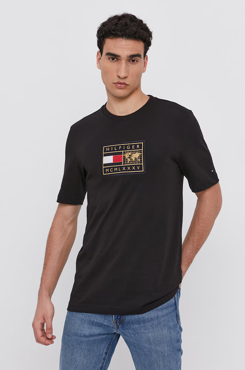 Tommy Hilfiger Памучна тениска в черно с апликация - Pepit.bg